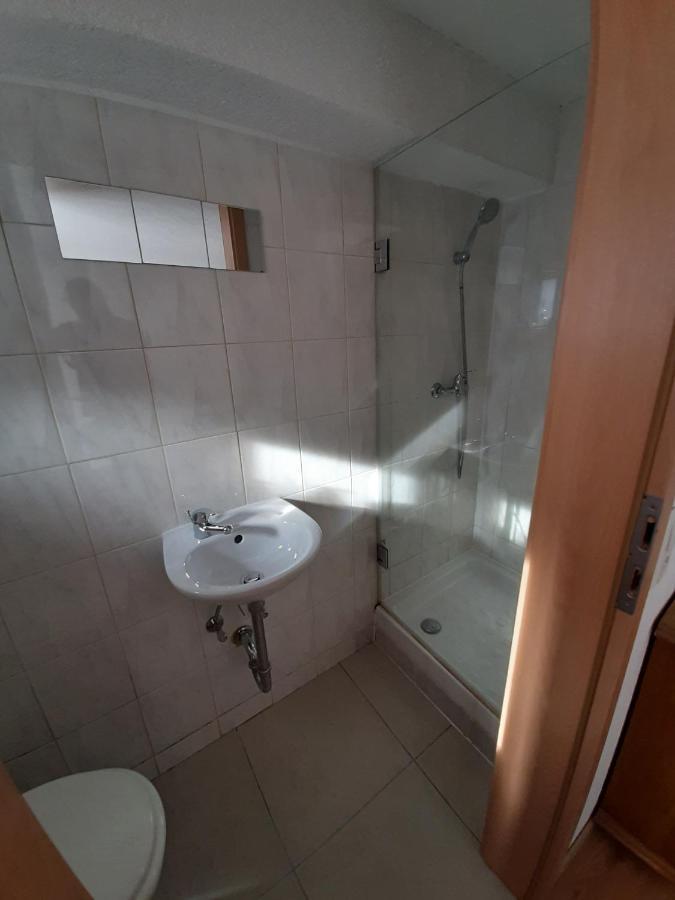 Biberach-Riss-Zimmer-Frei, Einzel-Zimmer Bad Kueche Birkenhard Dış mekan fotoğraf
