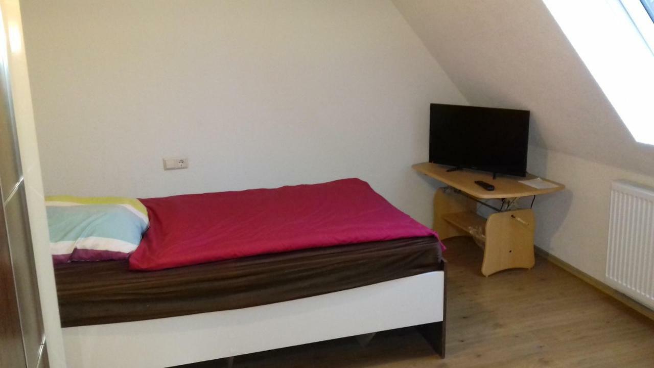 Biberach-Riss-Zimmer-Frei, Einzel-Zimmer Bad Kueche Birkenhard Oda fotoğraf